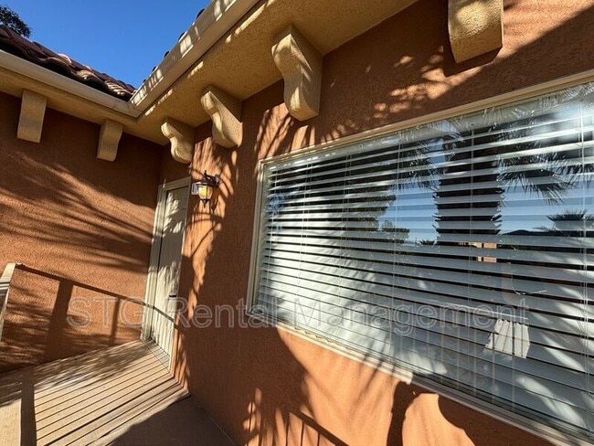 700 N Main St in Washington, UT - Foto de edificio - Building Photo