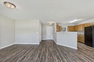 1011 Huffine Mill Rd in Greensboro, NC - Building Photo - Building Photo