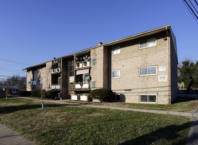 Alpine Garden in Essex, MD - Foto de edificio - Building Photo