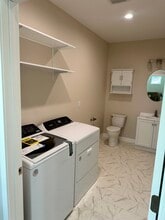 2018 Maple St, Unit 2018 in Hull, IA - Building Photo - Building Photo