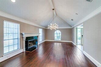 6116 Southern Knoll Dr in Dallas, TX - Building Photo - Building Photo