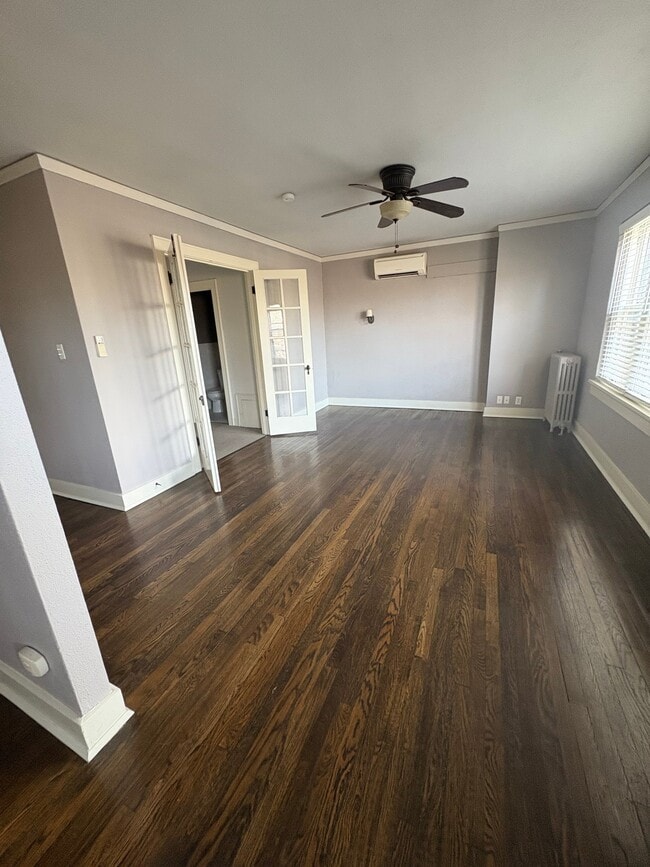1235 E Elm St