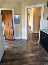 1715 N Main St, Unit Upper in Racine, WI - Foto de edificio - Building Photo