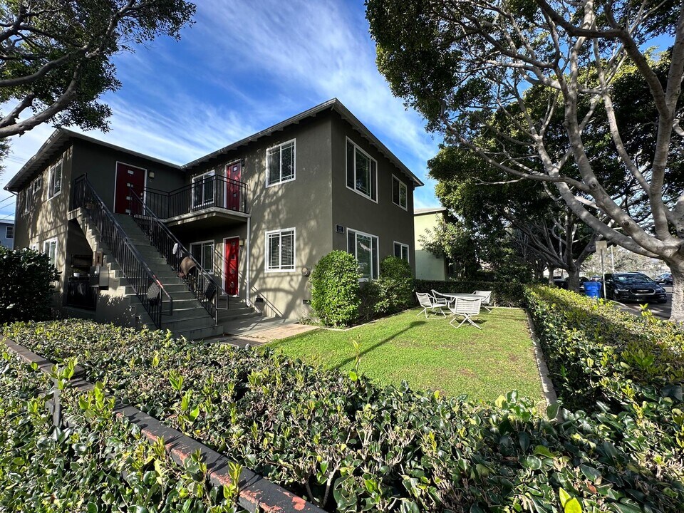 1762 9th St, Unit D in Santa Monica, CA - Building Photo