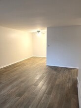 8936 N Parkside Ave in Des Plaines, IL - Building Photo - Building Photo