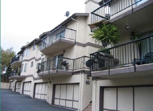 Parkview Terrace Apartments in La Habra, CA - Building Photo - Building Photo