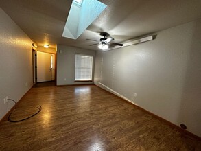 734 S 34th St in Spearfish, SD - Foto de edificio - Building Photo
