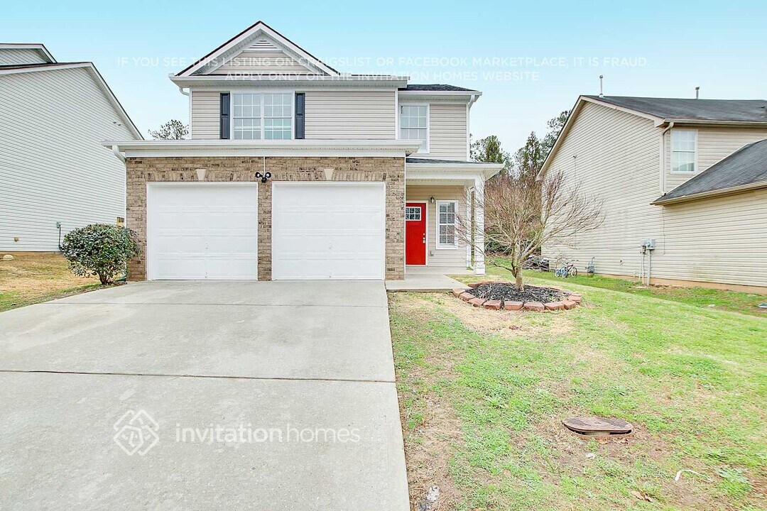 6061 Hemperly Rd in Atlanta, GA - Building Photo