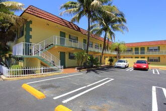 Fairview Apartments in Pompano Beach, FL - Foto de edificio - Building Photo