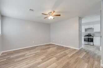 909 Astoria Ave in Moore, OK - Building Photo - Building Photo