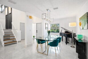 2553 NW 42nd Ave in Coconut Creek, FL - Building Photo