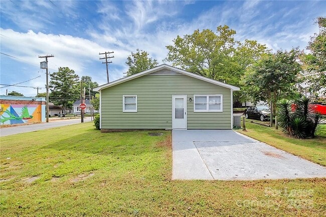 property at 212 Kerr St NW