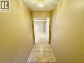 2580 Northway Ave in Windsor, ON - Building Photo - Building Photo