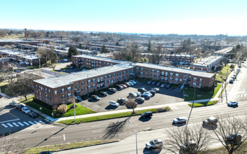 Oakland Terrace Apartments in Philadelphia, PA - Foto de edificio - Building Photo