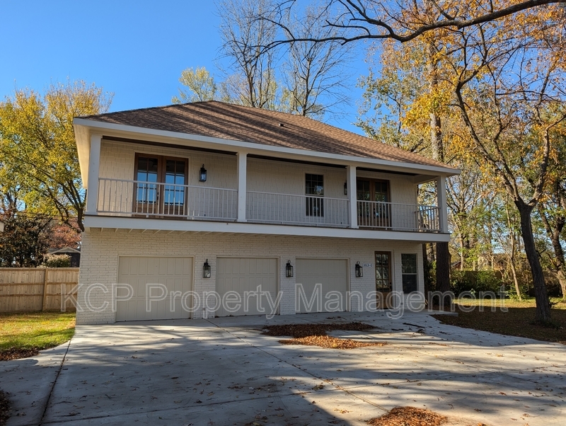 1813 Garland Ave in Fayetteville, AR - Foto de edificio