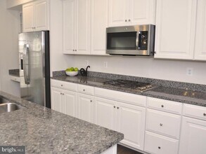 13605 Rockingham Ln in Gainesville, VA - Building Photo - Building Photo
