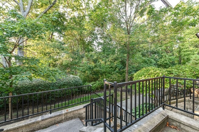 1034 Reserve Way in Indianapolis, IN - Building Photo - Building Photo