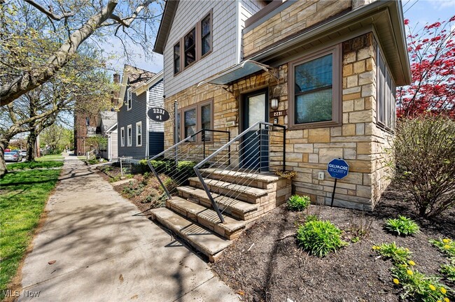 2231 W 10th St in Cleveland, OH - Building Photo - Building Photo