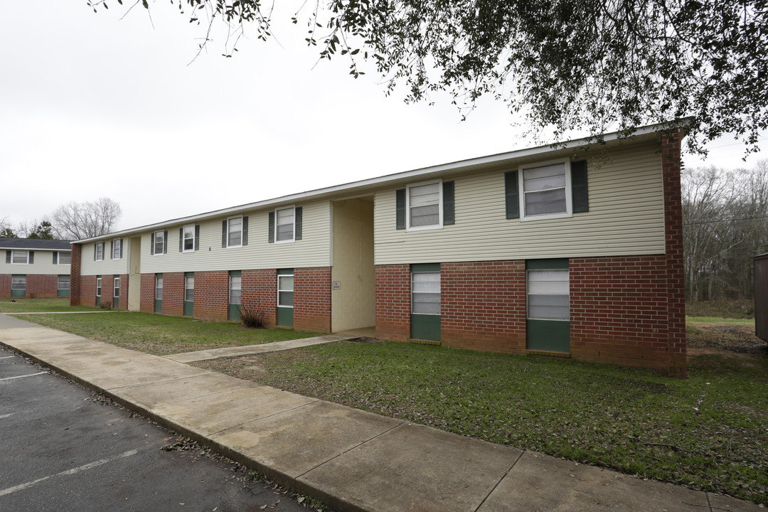 Shamrock Apartments in Honea Path, SC - Building Photo