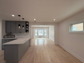 9304 S Justine St in Chicago, IL - Building Photo - Building Photo