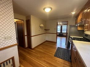 235 Ashcroft Rd, Unit 1 in Medford, MA - Building Photo - Building Photo