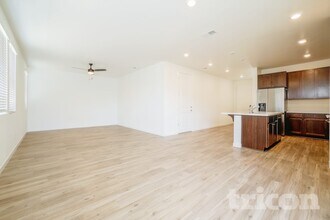 2460 Snowbrush Ct in Reno, NV - Building Photo - Building Photo