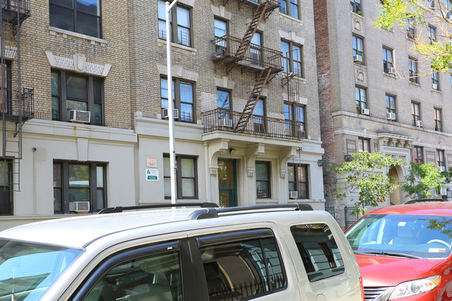 518-520 W 184th St in New York, NY - Foto de edificio - Building Photo