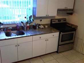 71 NE 43rd St in Miami, FL - Building Photo - Building Photo