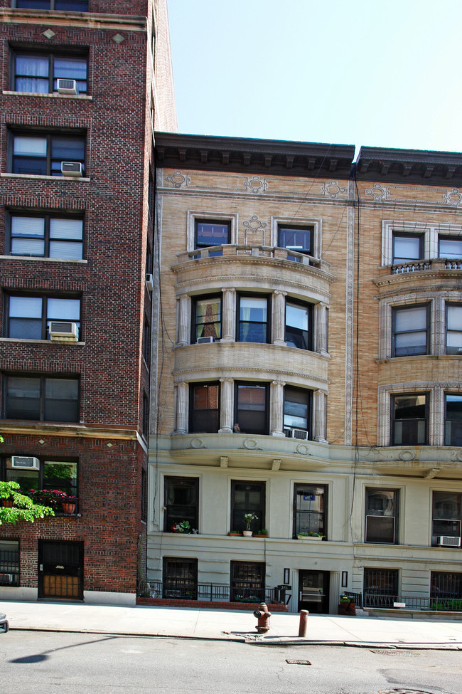 341 W 88th St in New York, NY - Building Photo - Building Photo