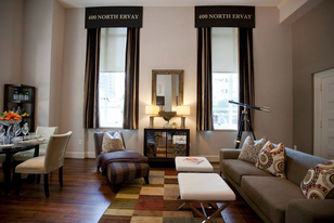 412 N Ervay St in Dallas, TX - Building Photo