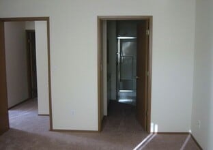 1004 37th St SE in Auburn, WA - Building Photo - Building Photo