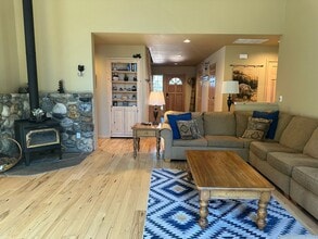 14538 Tyrol Rd in Truckee, CA - Building Photo - Building Photo
