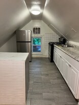 18 Grandview Ave, Unit 4 in Danbury, CT - Building Photo