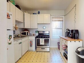 32 S Huntington Ave in Boston, MA - Foto de edificio - Building Photo