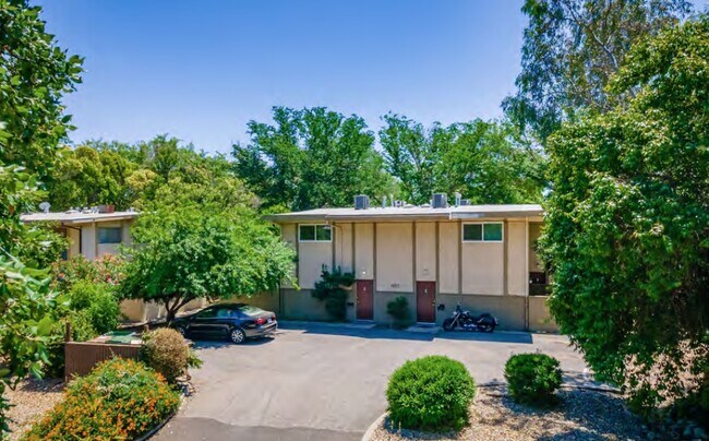 1422 Drake Dr in Davis, CA - Building Photo - Building Photo
