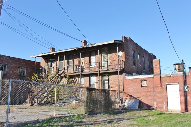 1054-1056 State St in East St. Louis, IL - Foto de edificio - Building Photo