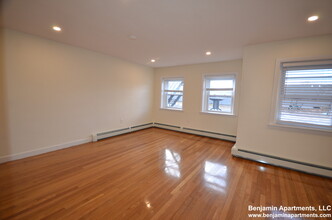 306 Tappan St, Unit 1A in Brookline, MA - Building Photo - Building Photo