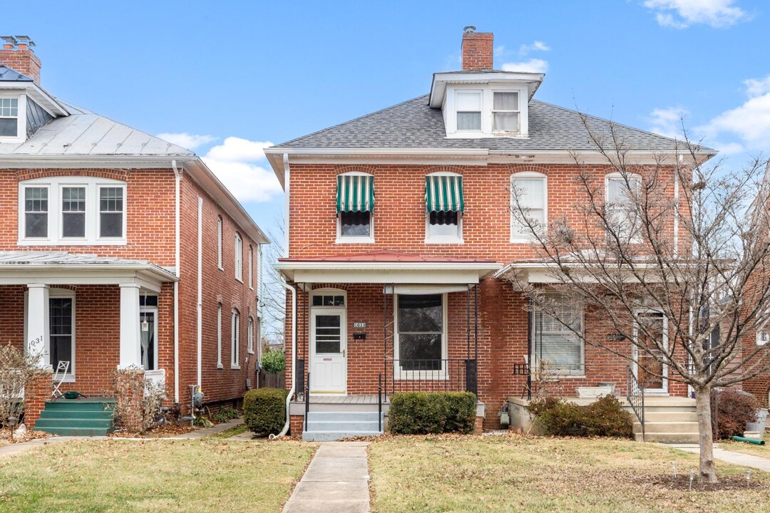 1033 N Market St in Frederick, MD - Building Photo