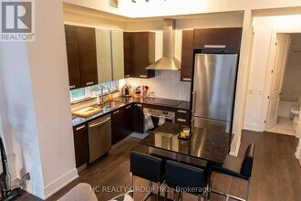 21-721 Balmuto St in Toronto, ON - Building Photo - Building Photo