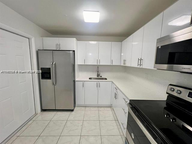 15225 NE 6th Ave in Miami, FL - Building Photo - Building Photo