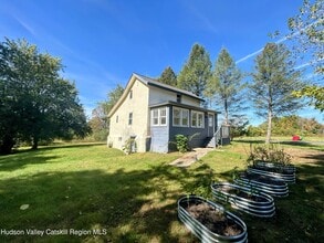 1227 US-9 in Hudson, NY - Building Photo - Building Photo