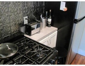 114 Riverway, Unit 3 in Boston, MA - Building Photo - Building Photo