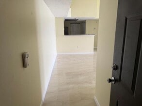 5061 Wiles Rd in Coconut Creek, FL - Building Photo - Building Photo