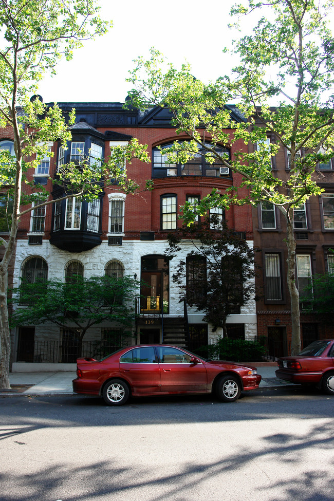139 W 94th St in New York, NY - Foto de edificio - Building Photo