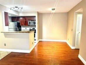 5116 Conroy Rd in Orlando, FL - Building Photo - Building Photo