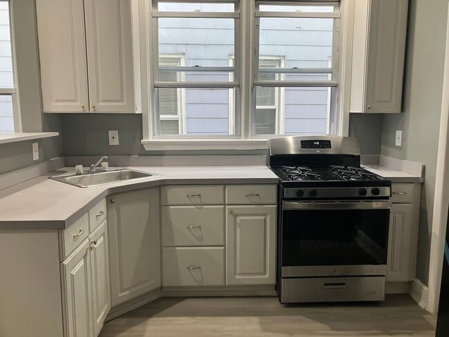 593 Avenue A in Bayonne, NJ - Building Photo - Building Photo