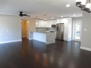 3304 W Wallace Ave in Tampa, FL - Building Photo - Building Photo