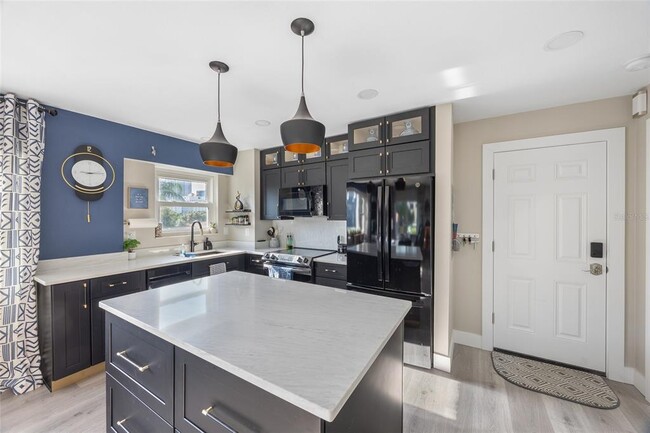 750 Burlington Ave N in St. Petersburg, FL - Building Photo - Building Photo