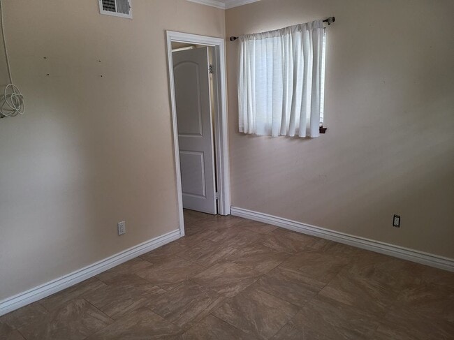 15720 Rose Ln in Westminster, CA - Building Photo - Building Photo