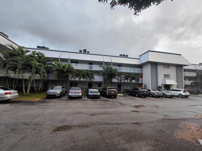 2980 Riverside Dr in Coral Springs, FL - Building Photo - Building Photo